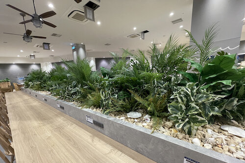 大型ショッピングモール　店内装飾