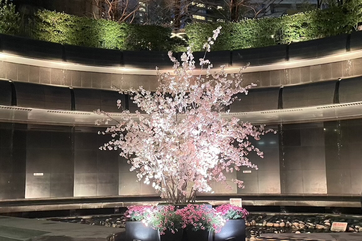 オフィスビル　フェイク花装飾